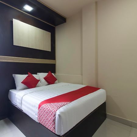 Oyo 697 Niche Valley Hotel Kuala Lumpur Kültér fotó